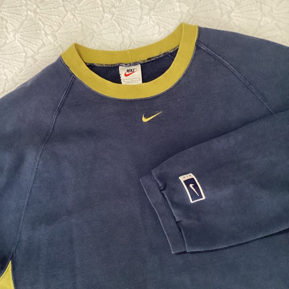 VTG 90s Nike Air Shirt